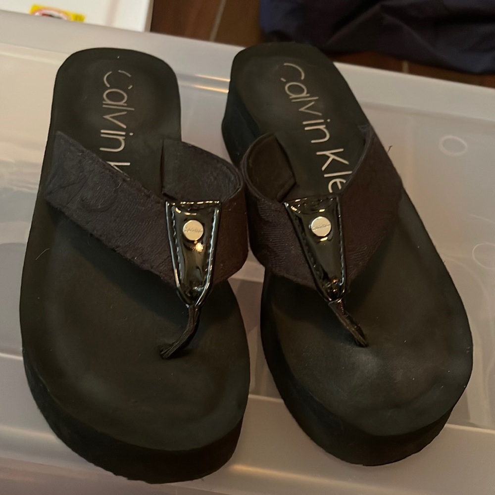 Calvin Klein platform flips. Fabric top. EUC.